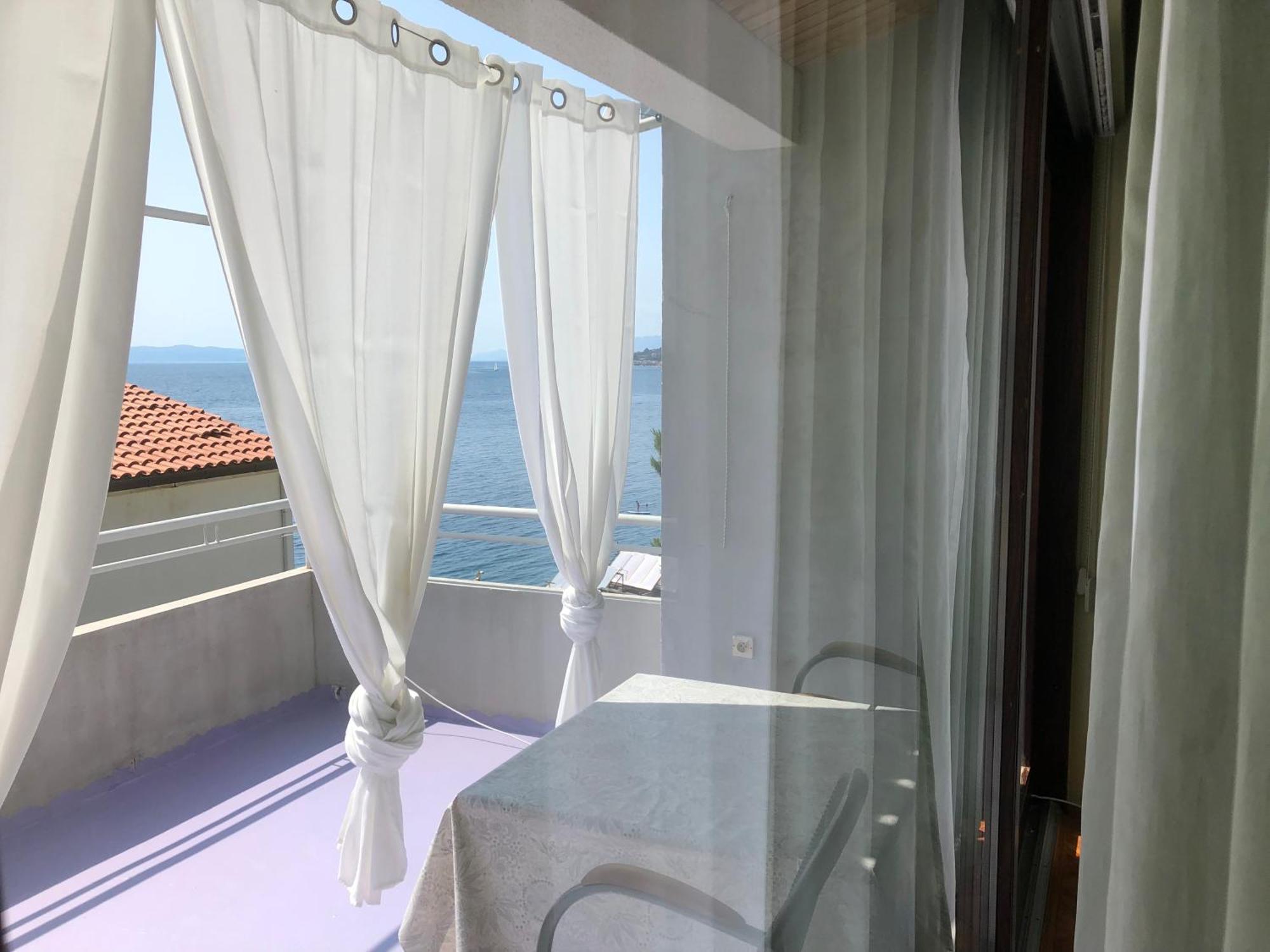 Apartments Leut Drašnice Eksteriør billede