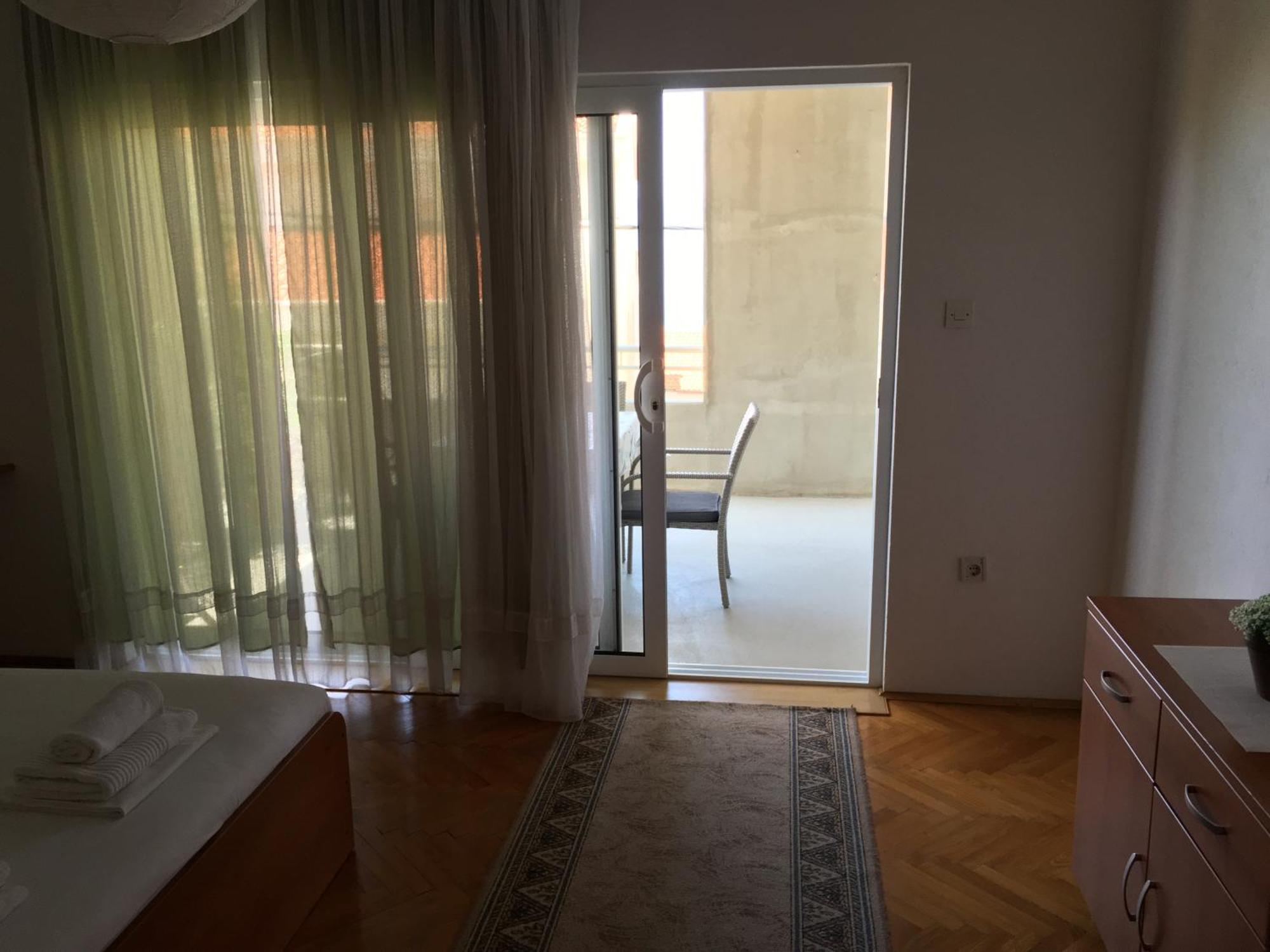 Apartments Leut Drašnice Eksteriør billede